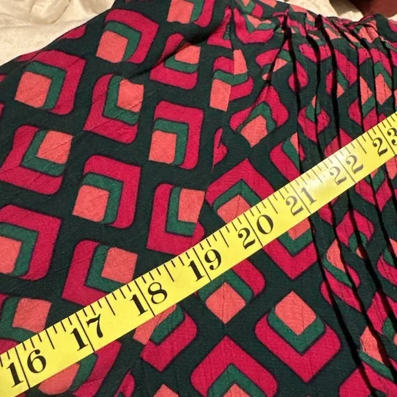 Terra & Sky Women's 1X Blouse Pink Geometric Design V-Neck Long Sleeve Button Up - Picture 8 of 11